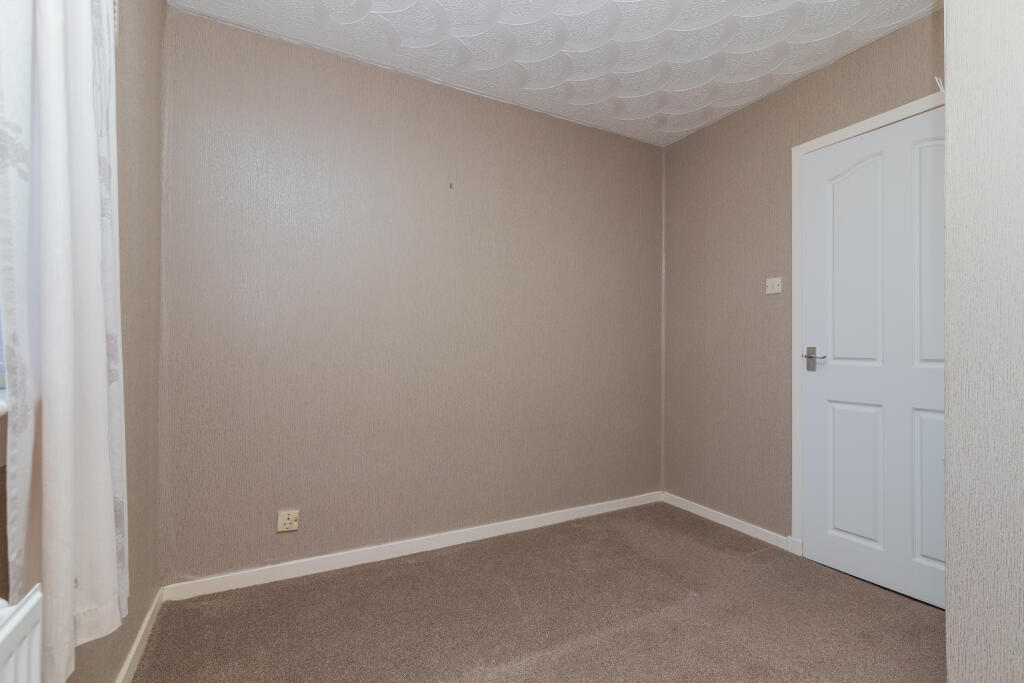 4 glendower way paisley L-13