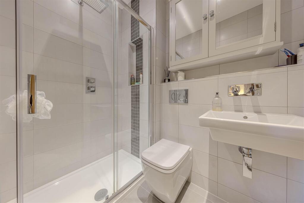Jack and Jill Ensuite