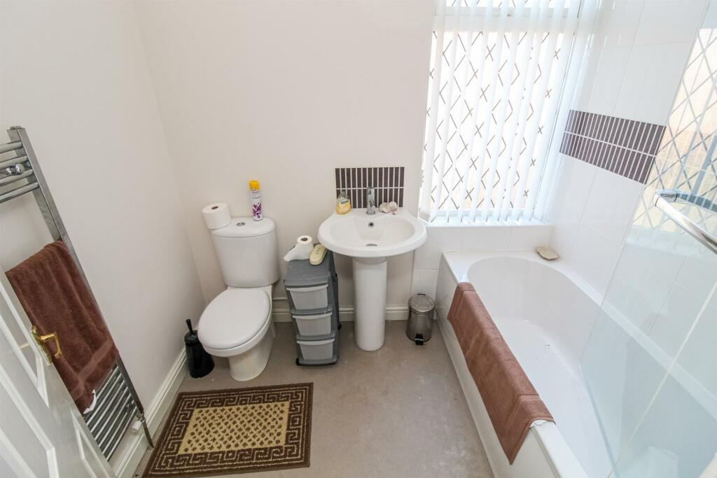 BATHROOM/W.C.