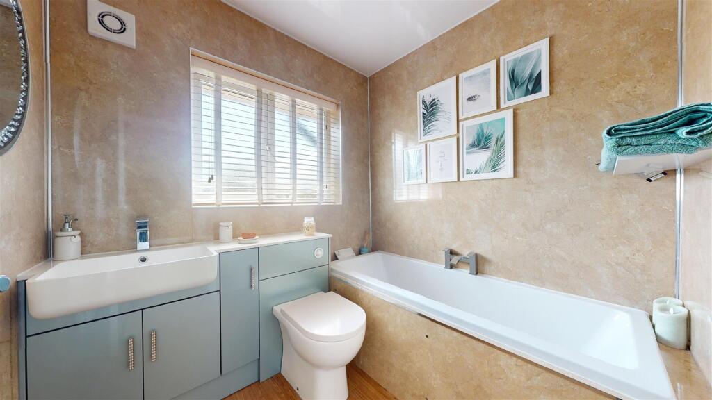 Wendover Close Bathroom
