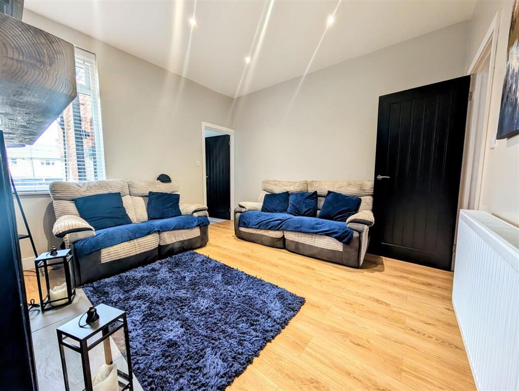 lounge 3.jpg
