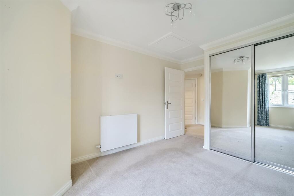 Bedroom B.jpg