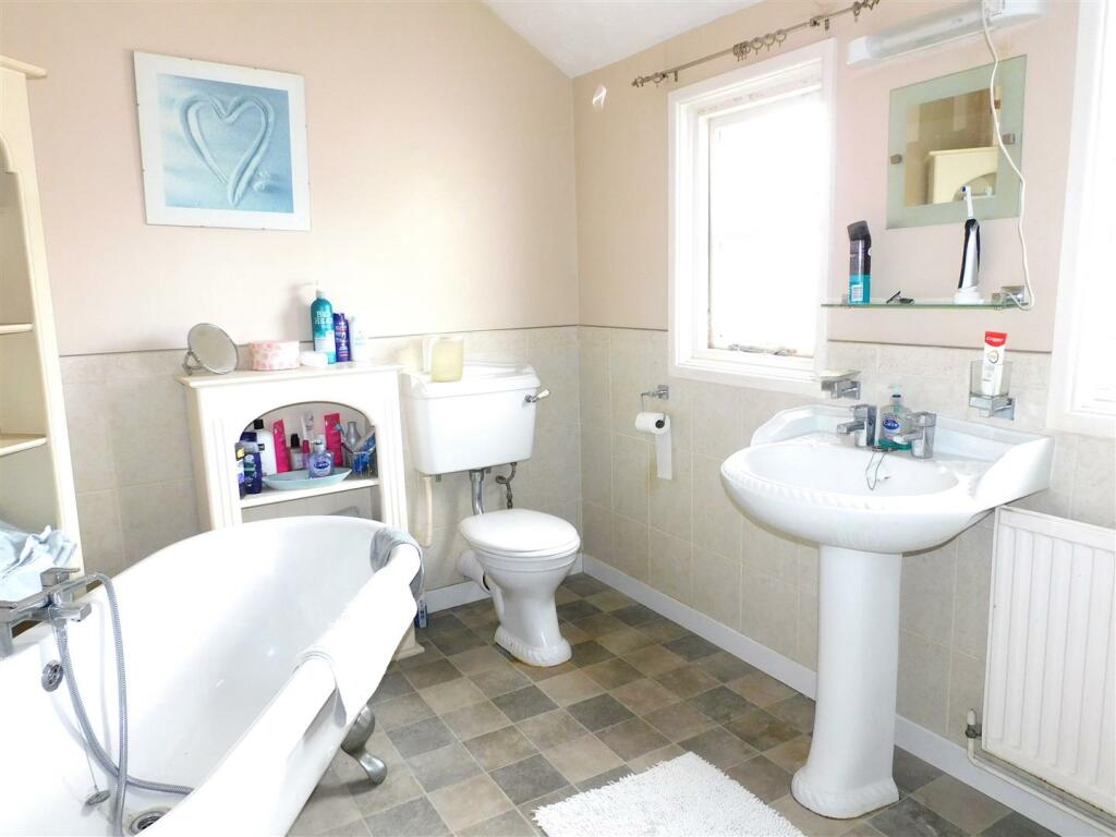 12 marine place-bath.JPG