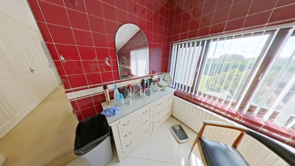 Bed 4 Ensuite Bathroom  2