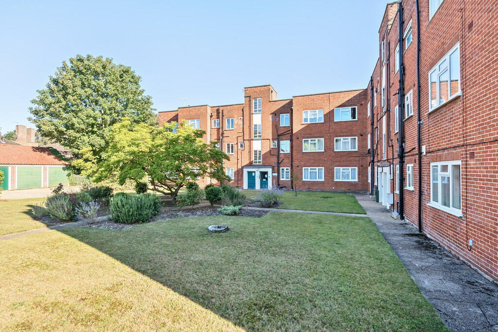 1344807-11-68bab8...