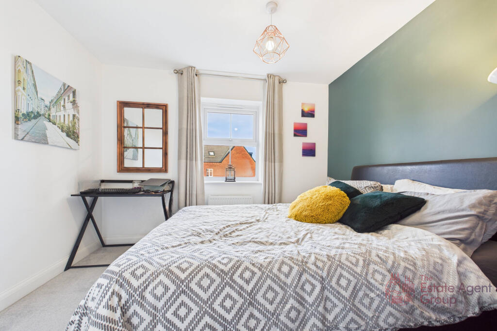 CAM02494G0-PR0074-STILL017