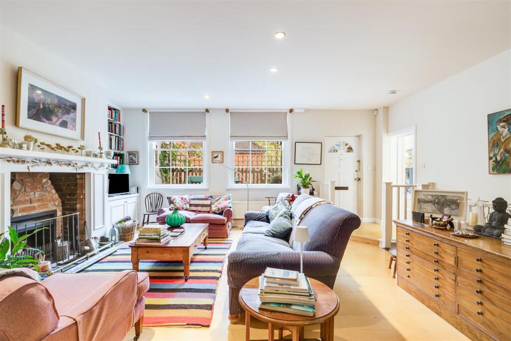 Hollowdene Lodge-17.jpg