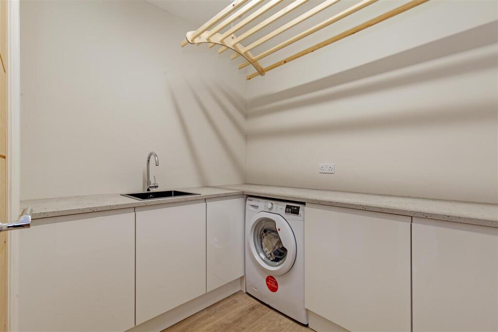 Utility Room-1.jpg