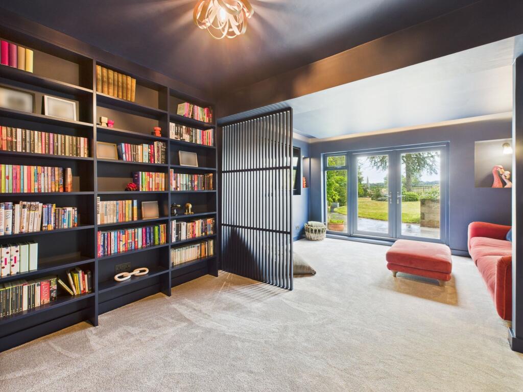 Library/Snug