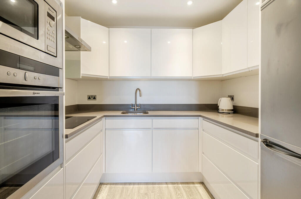 1318460-15-686562...