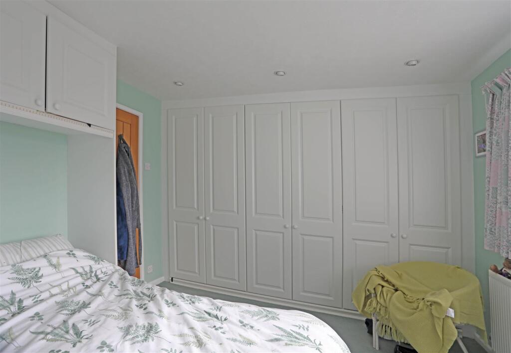 Master Bedroom2.jpg