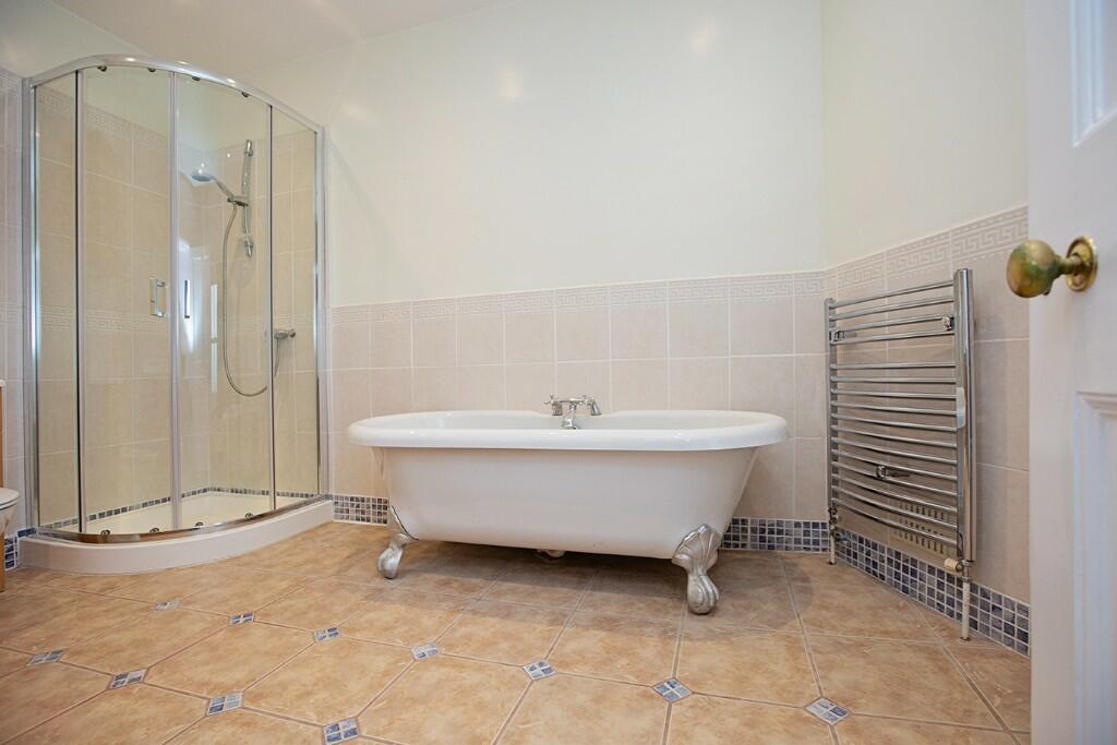 Main Ensuite
