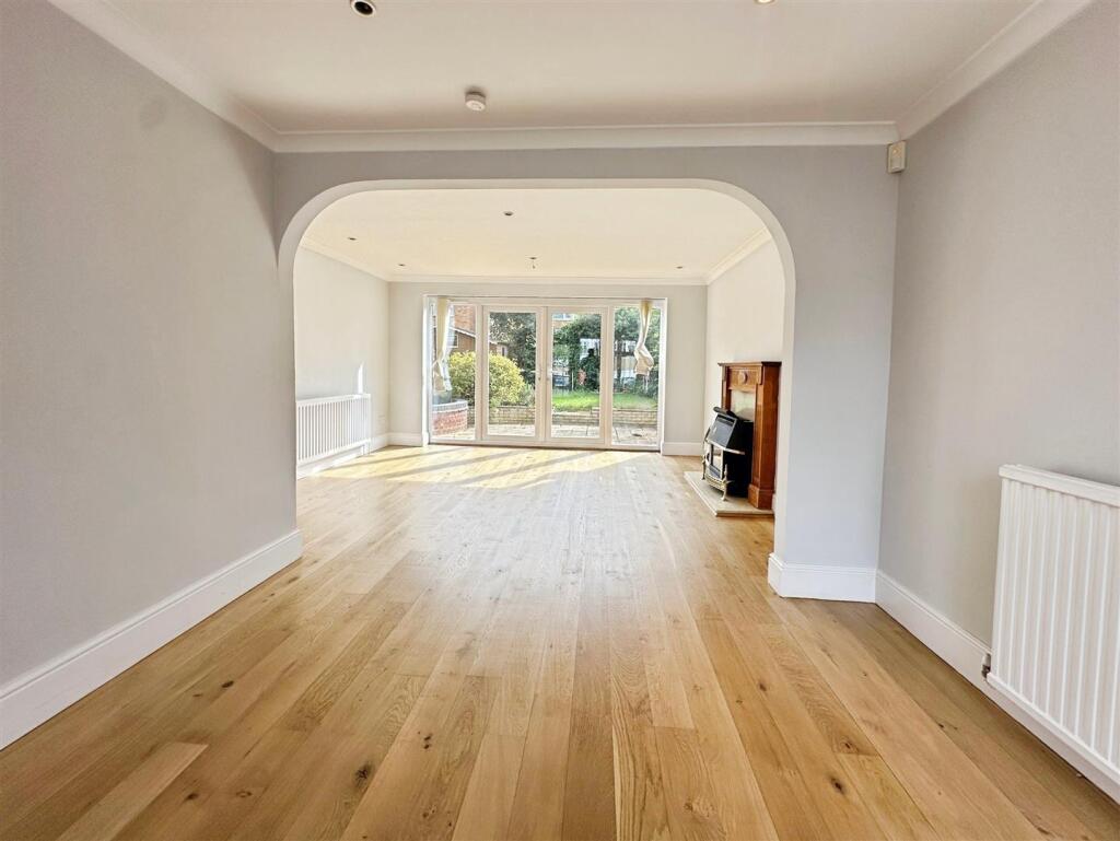 ba7c5736--46EC-85E0-51D6DB7BEEBD-11963-00000368174