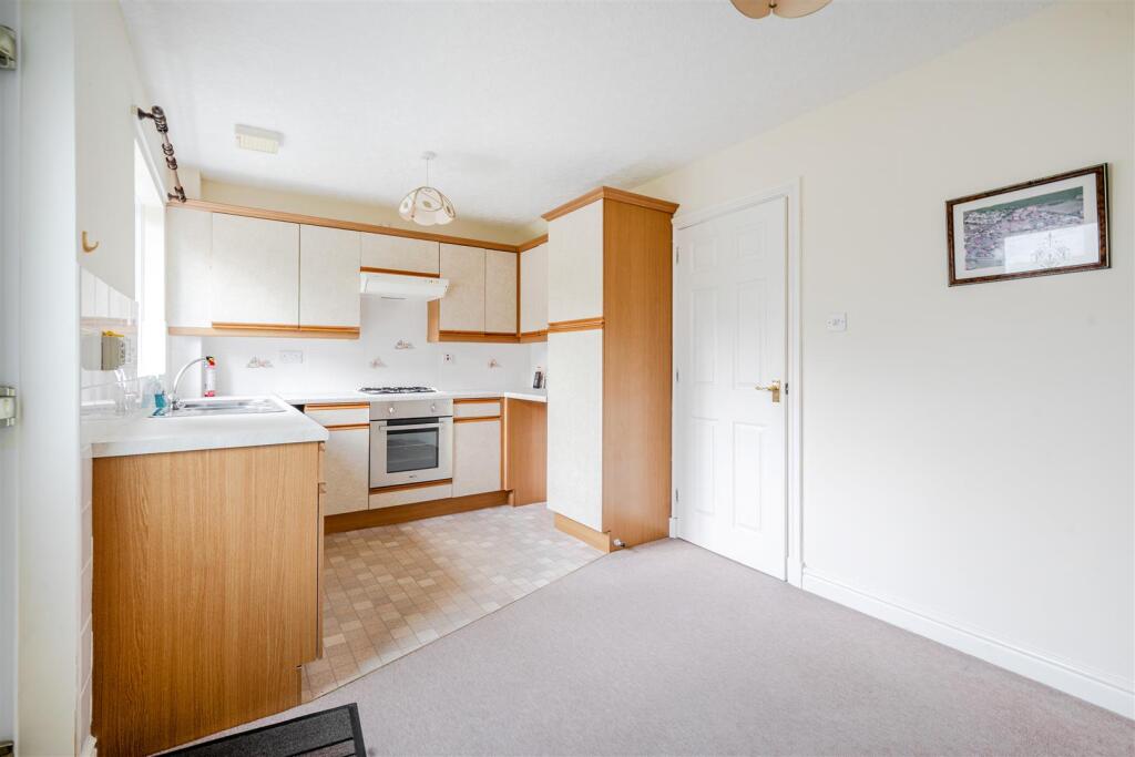 KITCHEN/ DINING ROOM