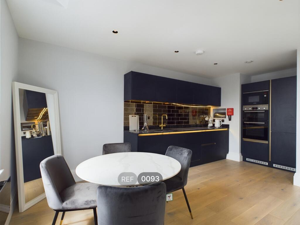 Kitchen &amp; Living area