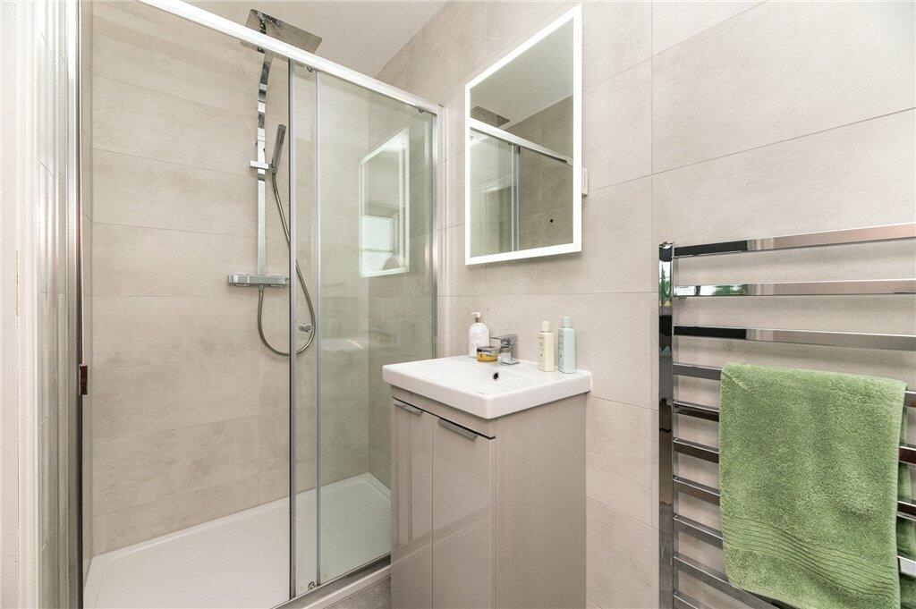 Master En-Suite