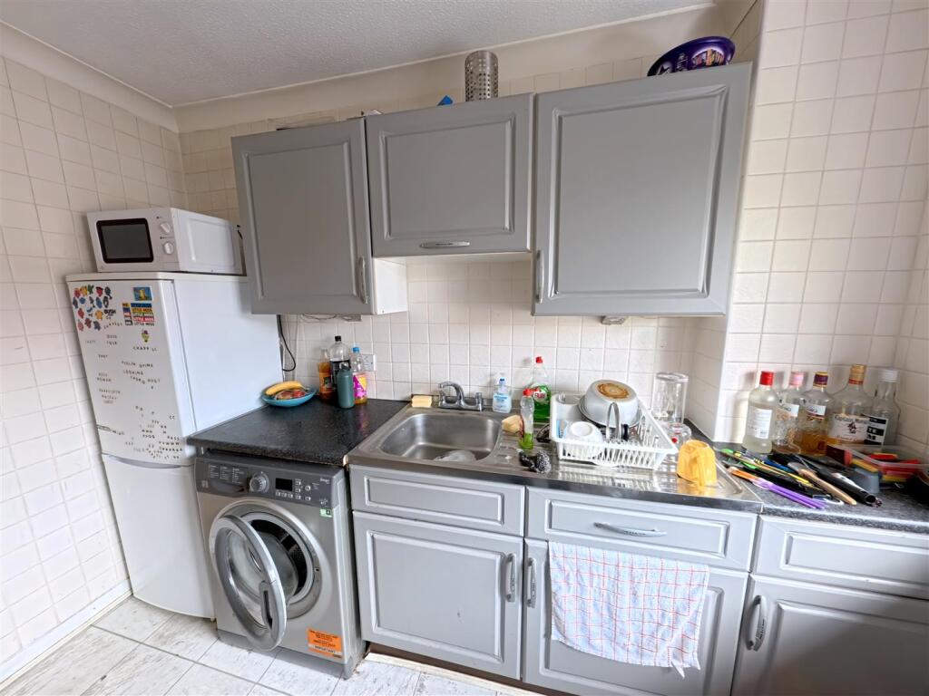 kitchen 3.jpg