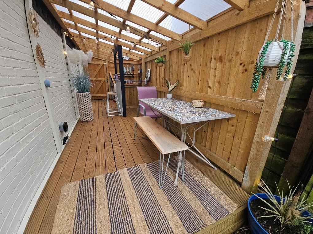 Covered Store/Seating