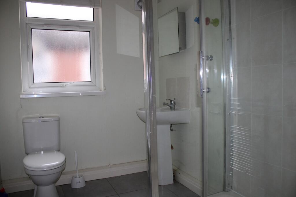 Bathroom (2nd Level)