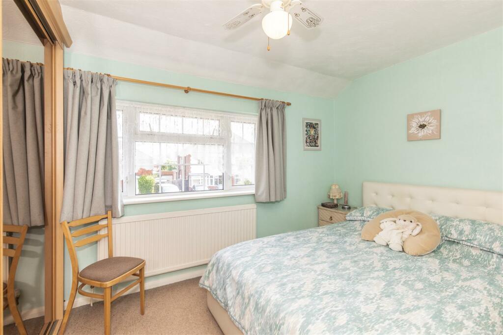 BEDROOM ONE - MASTER