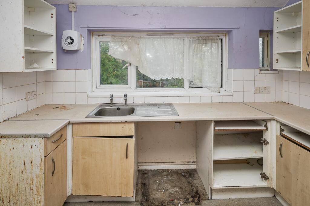 Flat A, 1 Moss Drive, Vange, Basildon, Essex, SS16 4RZ