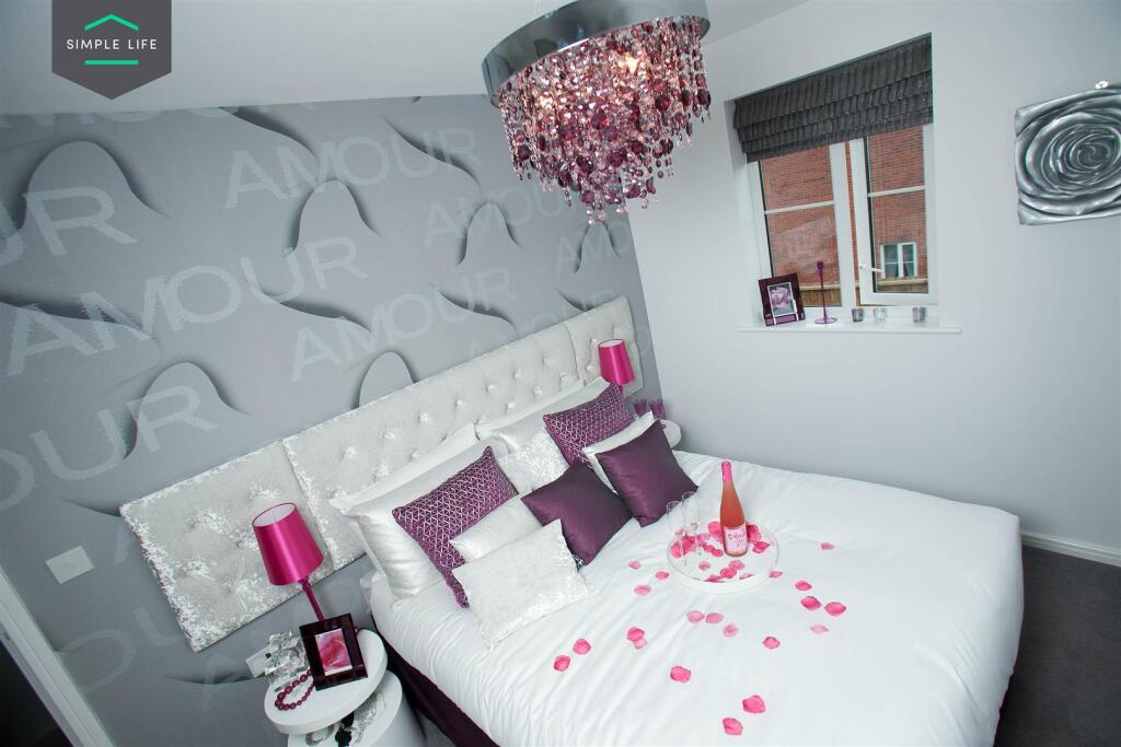 Trent_bedroom.jpg