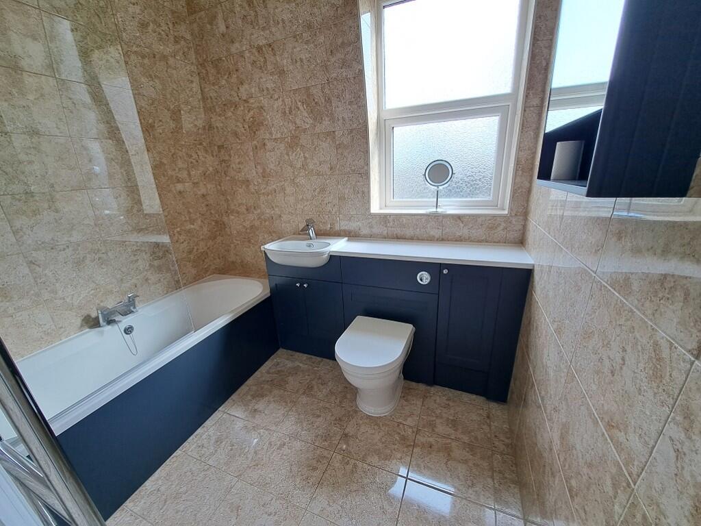 BATHROOM / WC