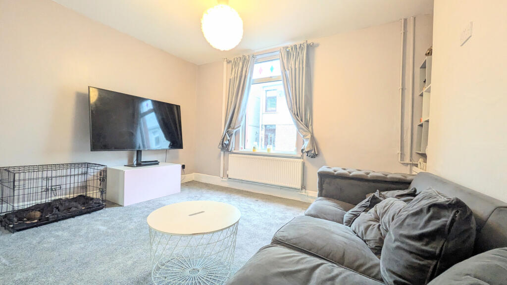 PXL_20250918_121609157.MP~2