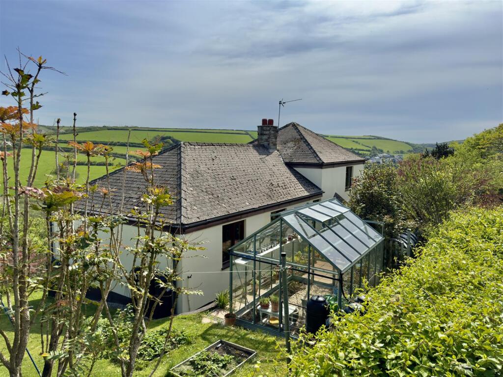 Nansmor Cottage.jpeg