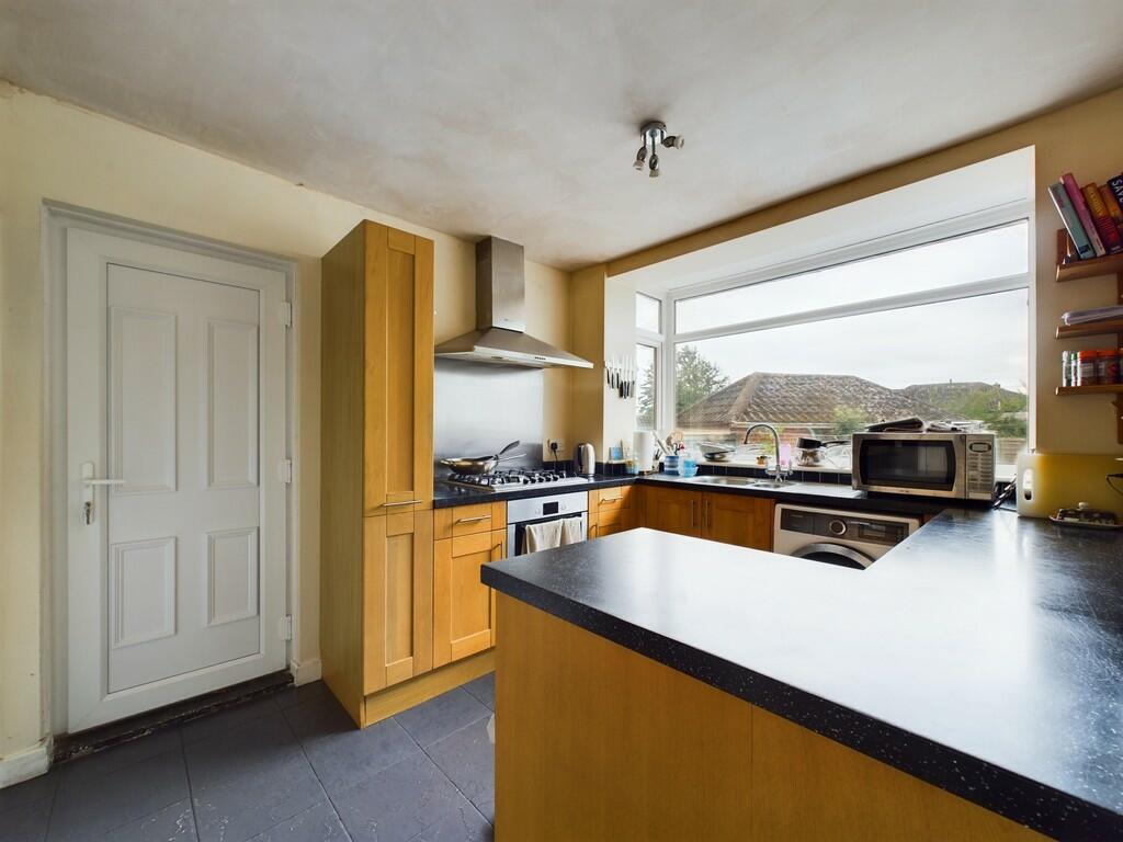 CAM02060G0-PR0216...