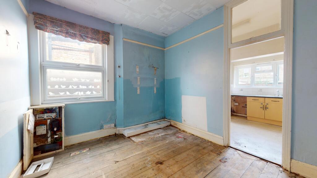 9 Arragon Gardens, Streatham, London, SW16 5LY