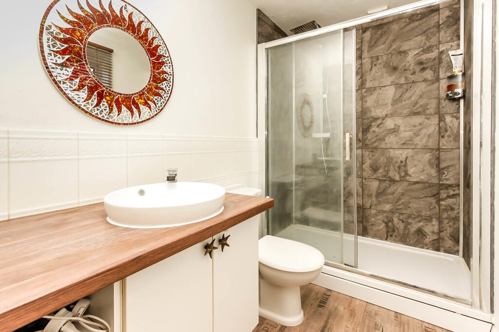 Ensuite Shower Ro...
