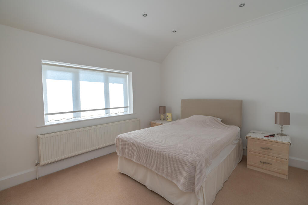 BEDROOM4.jpg