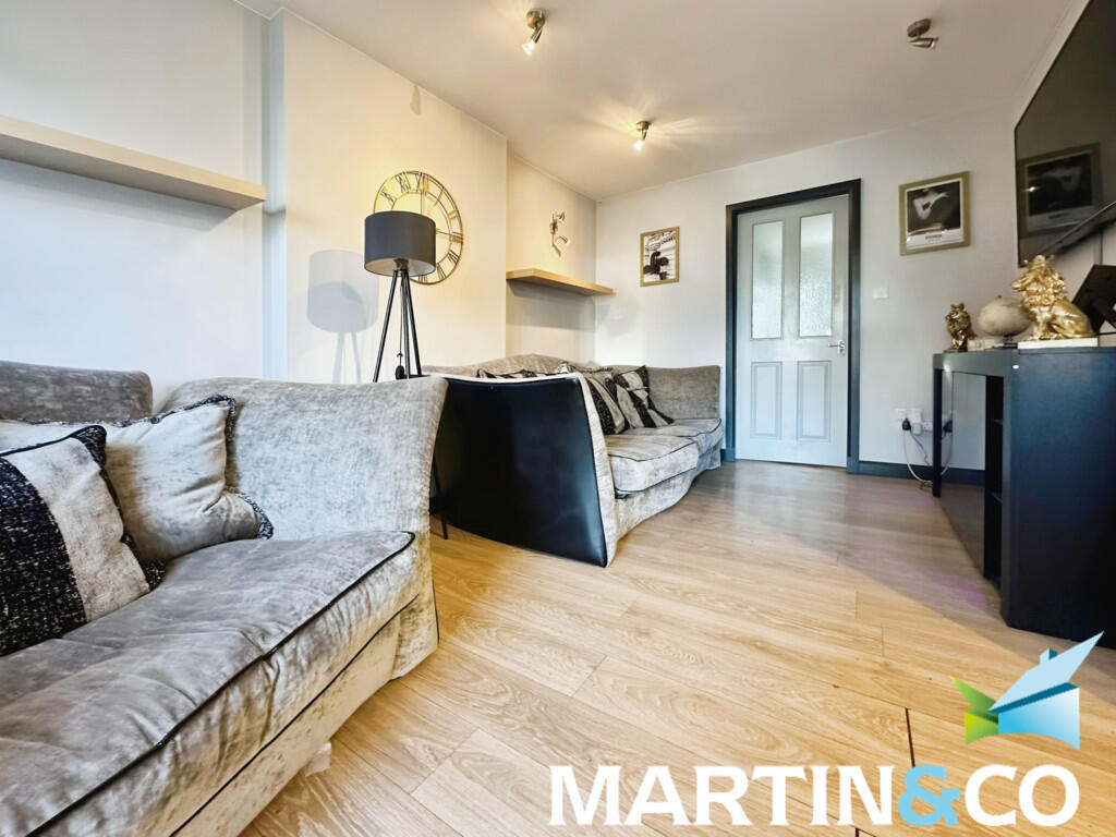 ed015c9b-IMG-2025...