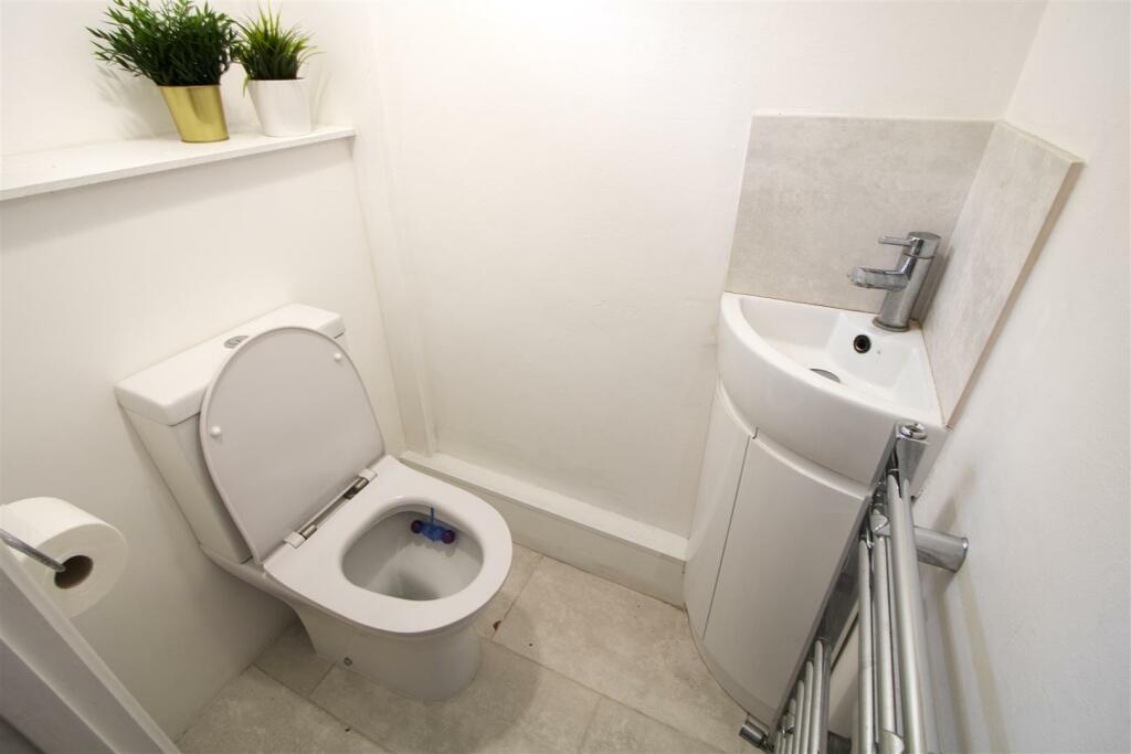 cloakroom.jpg