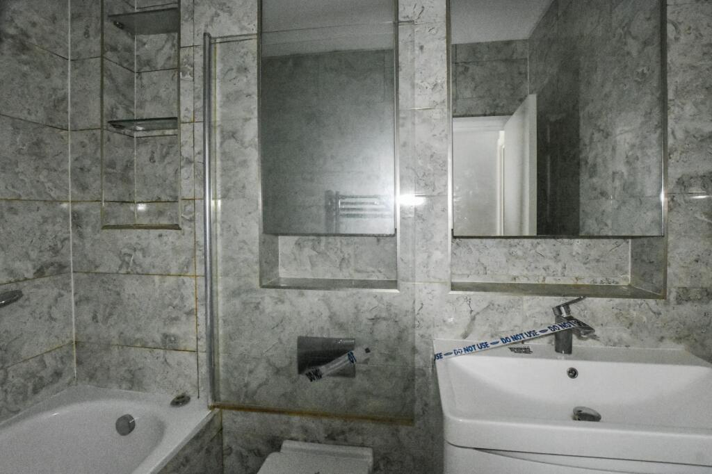 124 Blackwall Lane, Greenwich, London, SE10 0SP