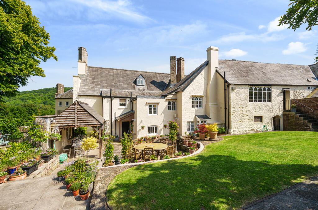 manor house 10
