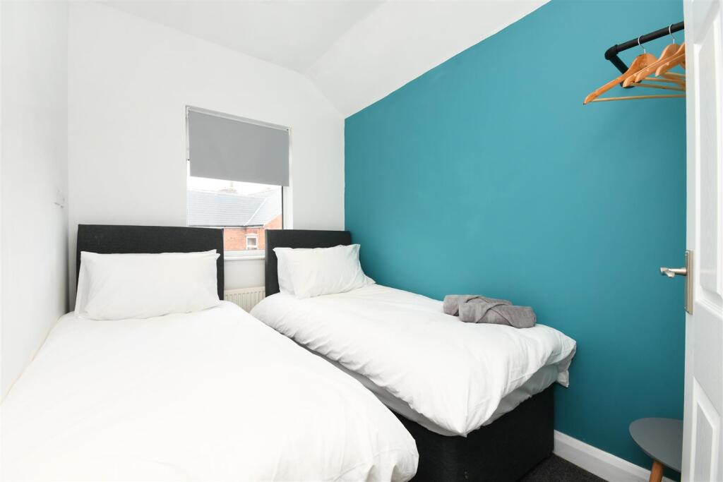 24 Holme Road-44.jpg