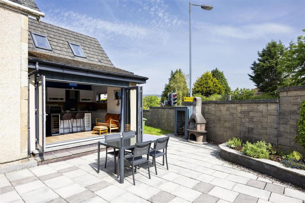 1_GALLOWHILL_ROAD_LENZIE_006.JPG