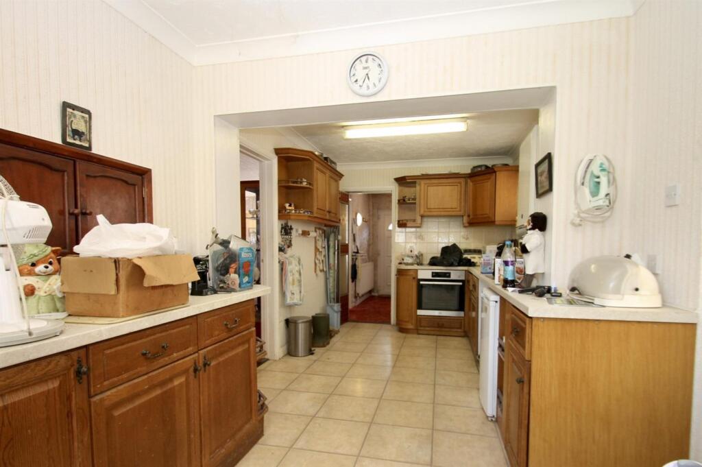Kitchen 3.jpg