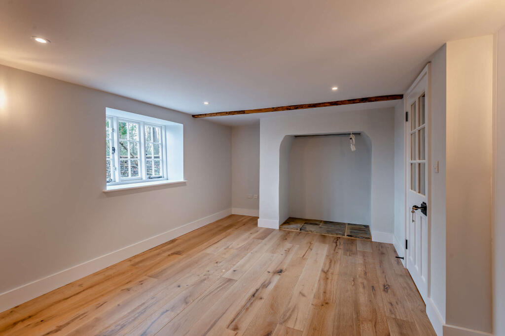 8636274interior14800
