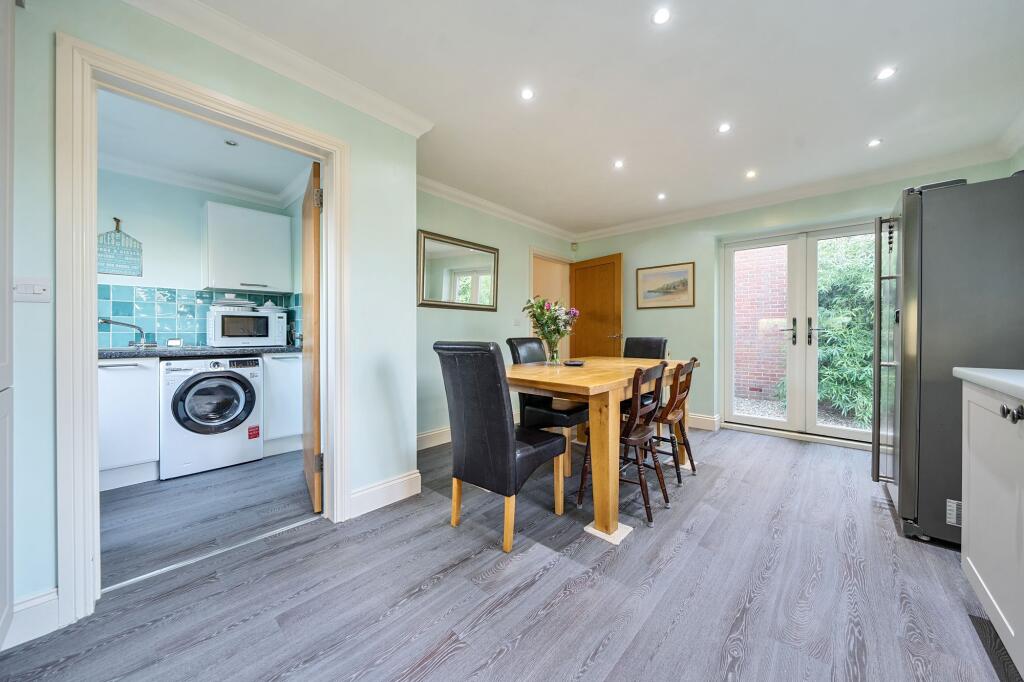 Kitchen/Dining Room (3)