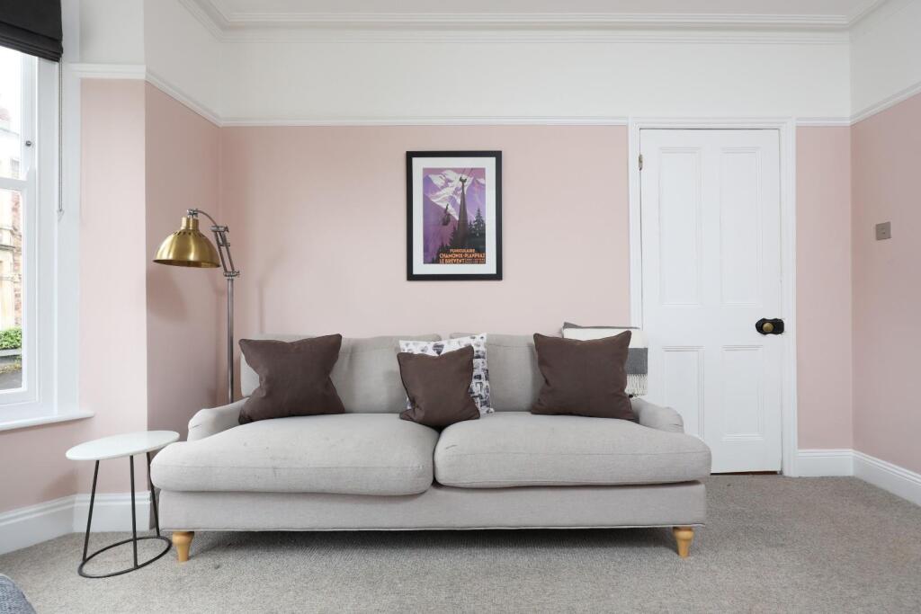 7 Southernhay Avenue 14.JPG