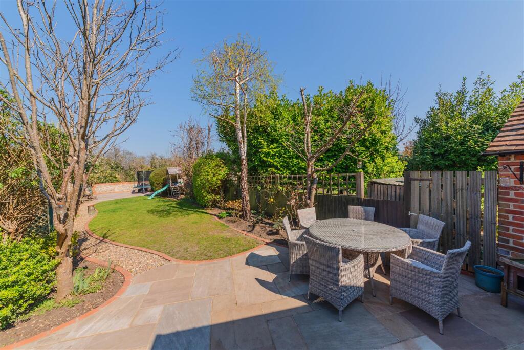 Bumblebee Cottage-31.jpg