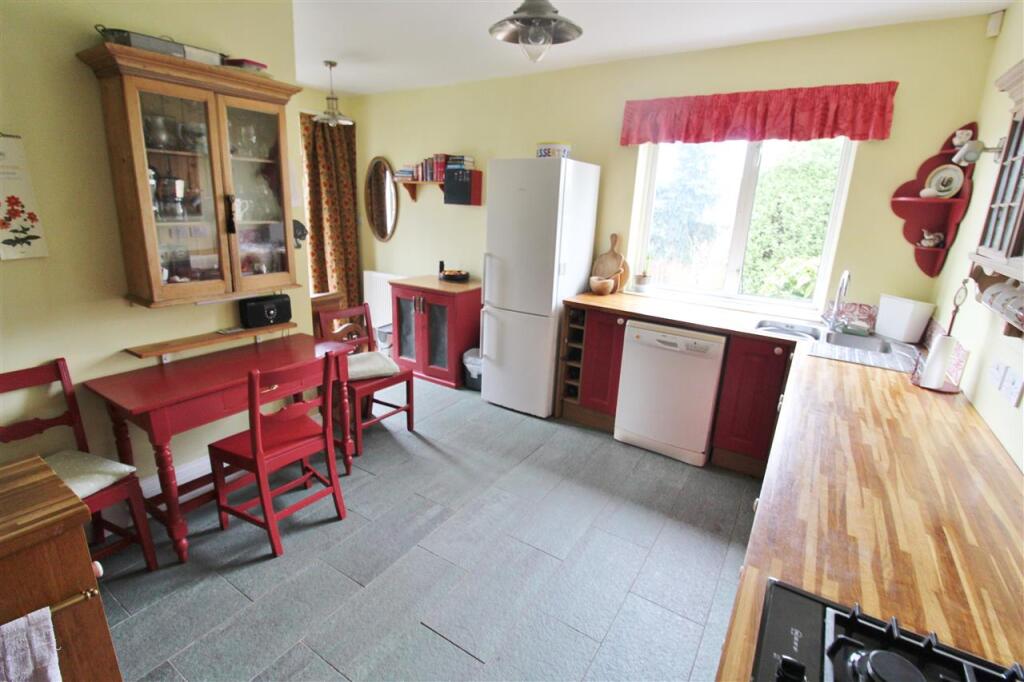 BREAKFAST KITCHEN