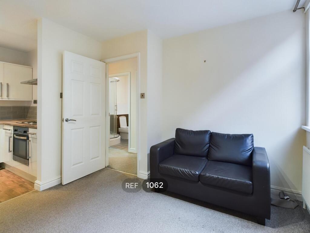 Kitchen &amp; Living area