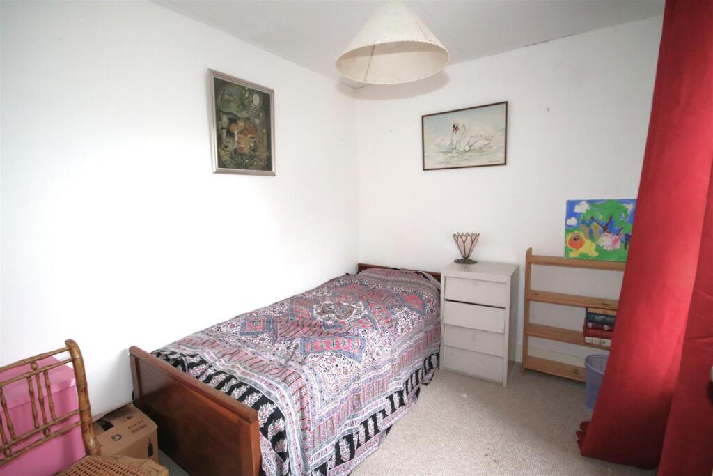 Bedroom 4.JPG