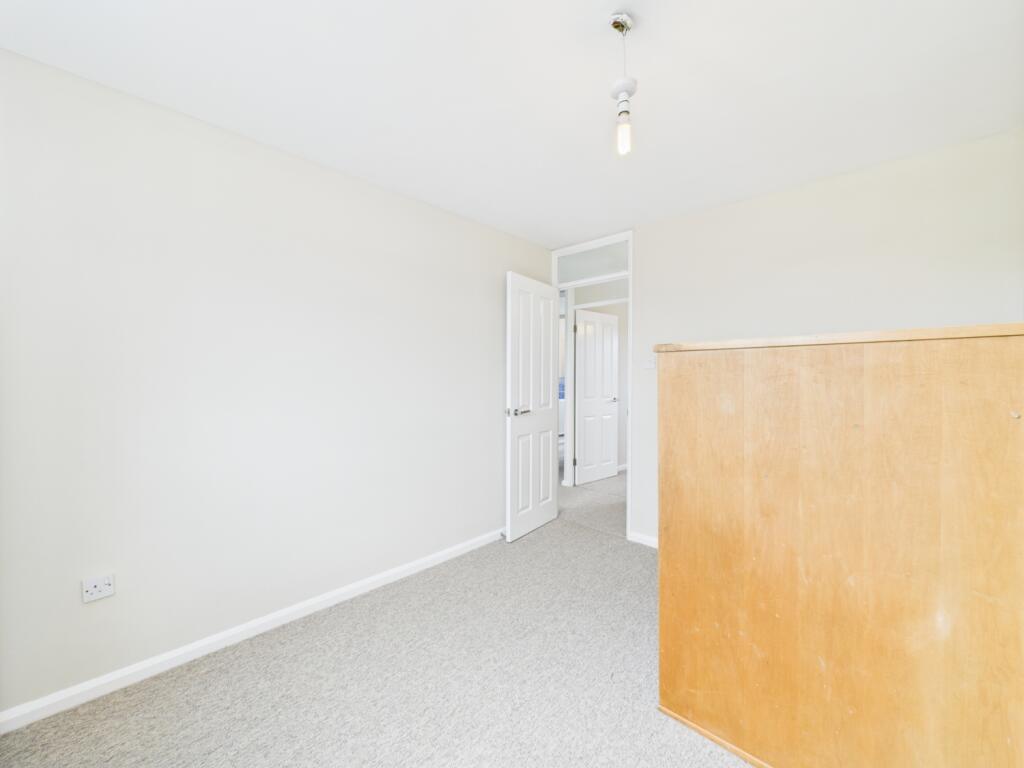 CAM01740G0-PR0422-STILL009