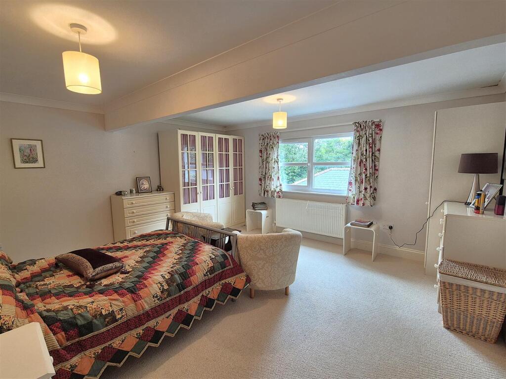 Bedroom 3 (2).jpg