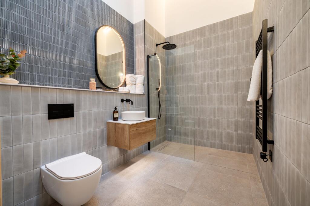 Ensuite shower room